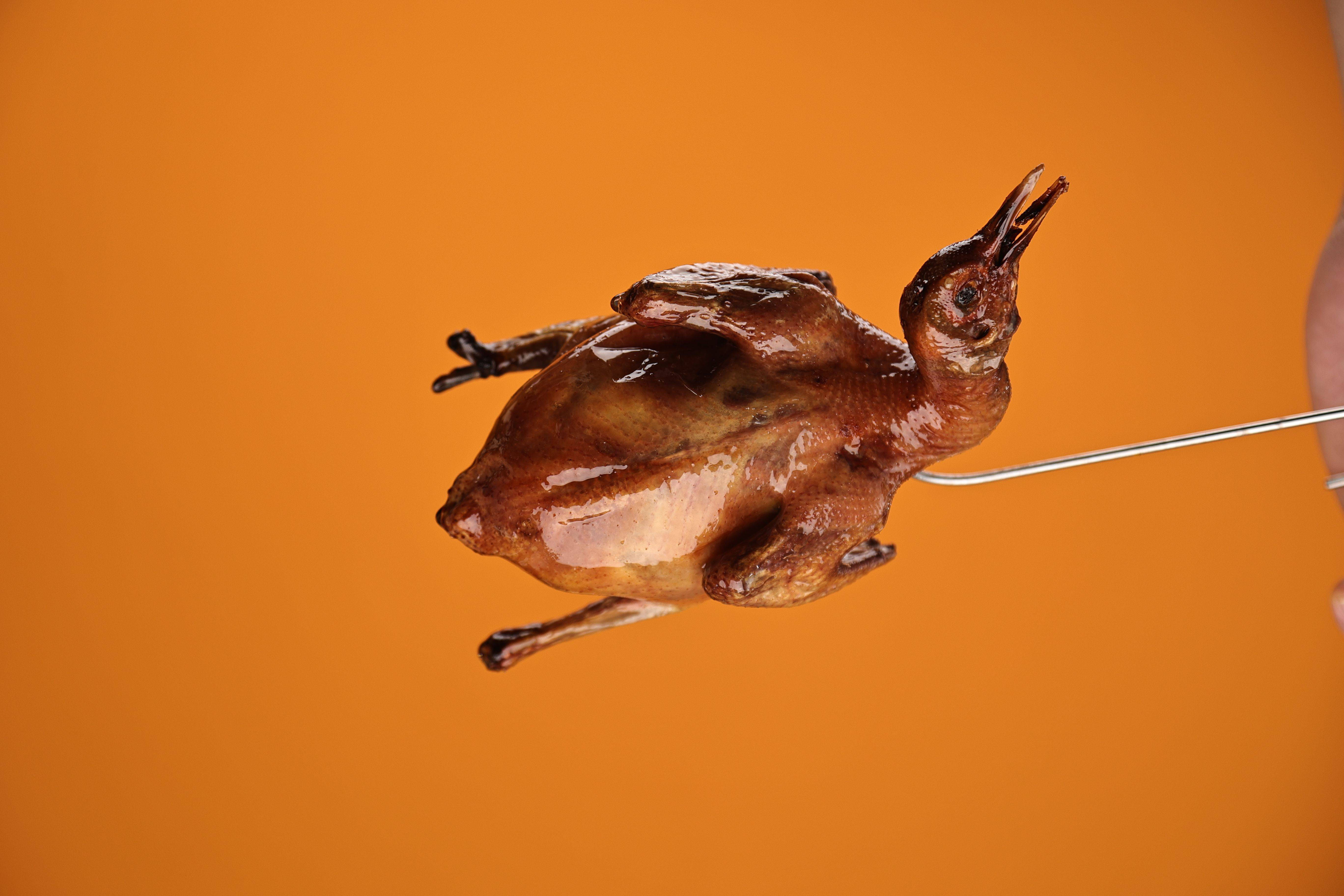 鸽儿俩金牌脆皮烤乳鸽,成为了人们的新宠_餐厅_食材_美食