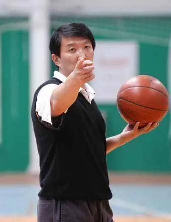 宮魯鳴指導當中國籃球協會主席具備的四個條件