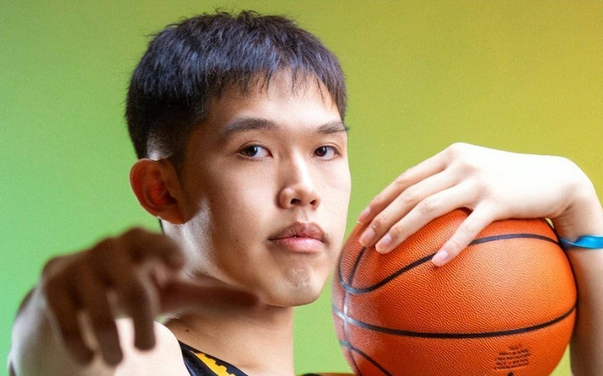 cba三消息:辽宁15人名单公布,朱松玮无球可打,胡金秋护筐高效_球员