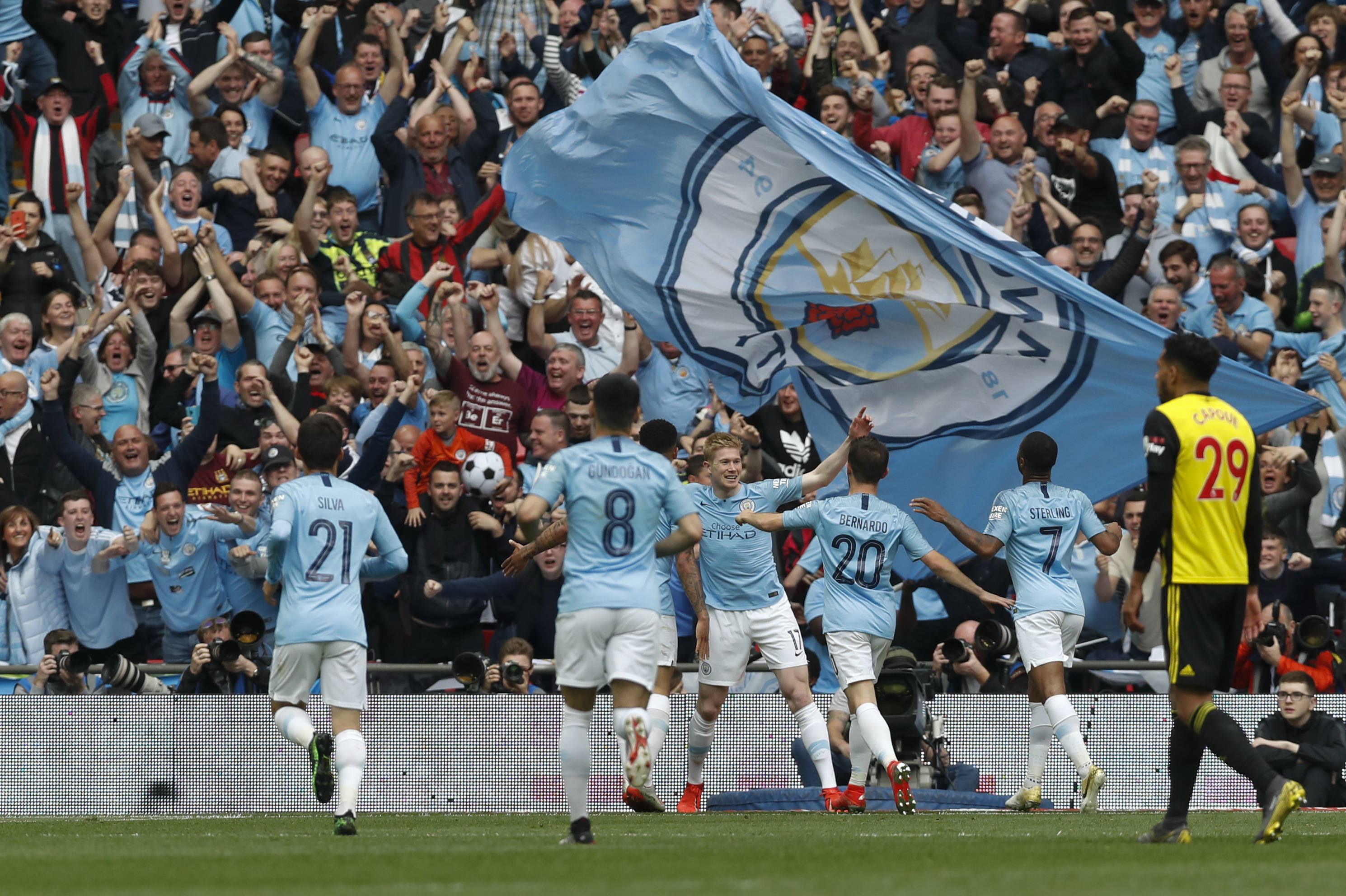 英超前瞻:曼彻斯特城 vs 富勒姆; 伯恩利 vs 托特纳姆热刺_比赛_赛季