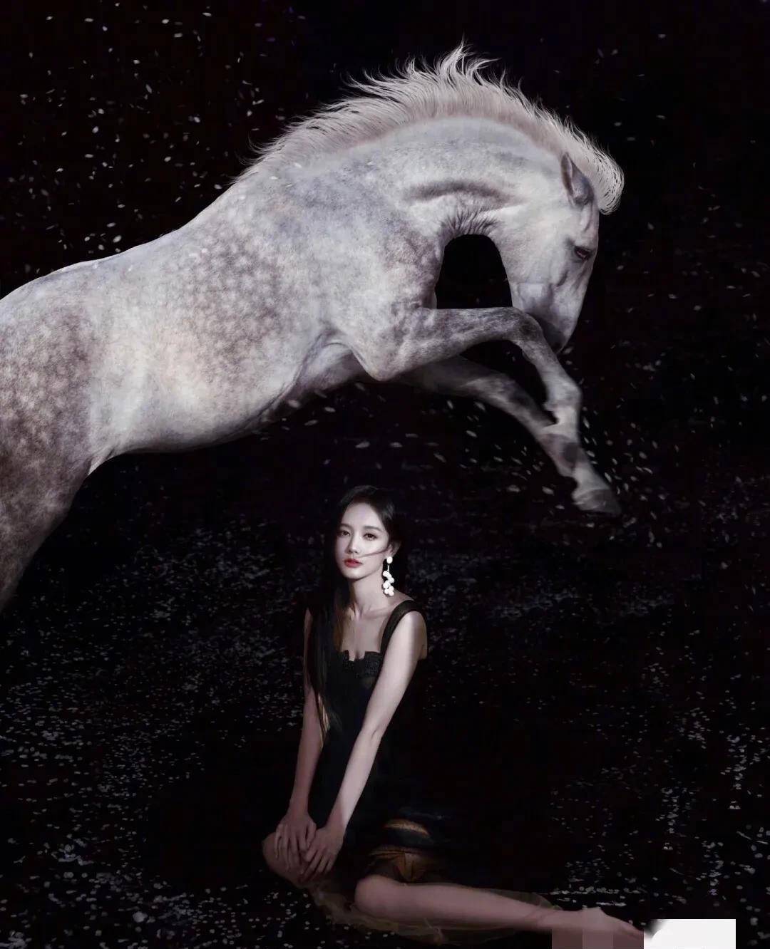 李一桐|男装_眼睛_一颦一笑_月牙