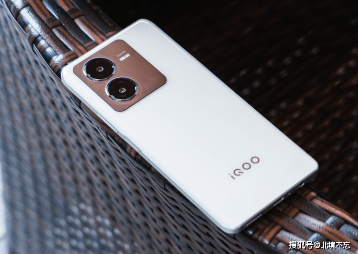 iqoo新机过于"良心",5000mah 120w,98万跑分仅1599元起_性能_手机