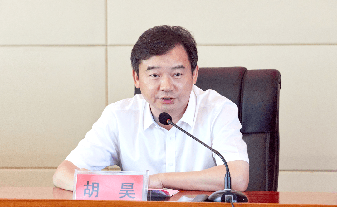 武穴市梅川高中开学第一课:新华社向我校捐赠图书