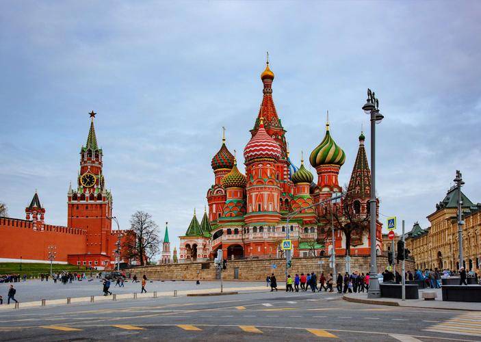 红场是俄罗斯首都莫斯科市中心的著名广场,位于莫斯科市中心_总面积