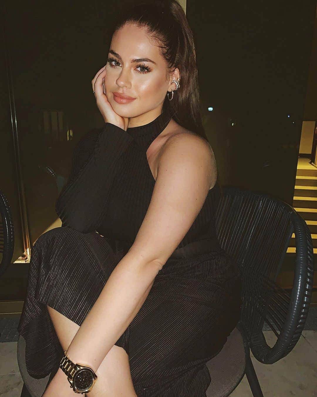 拥有时尚的气质,时尚女的魅力 大码模特时尚的身材让人难以忘怀_汉娜