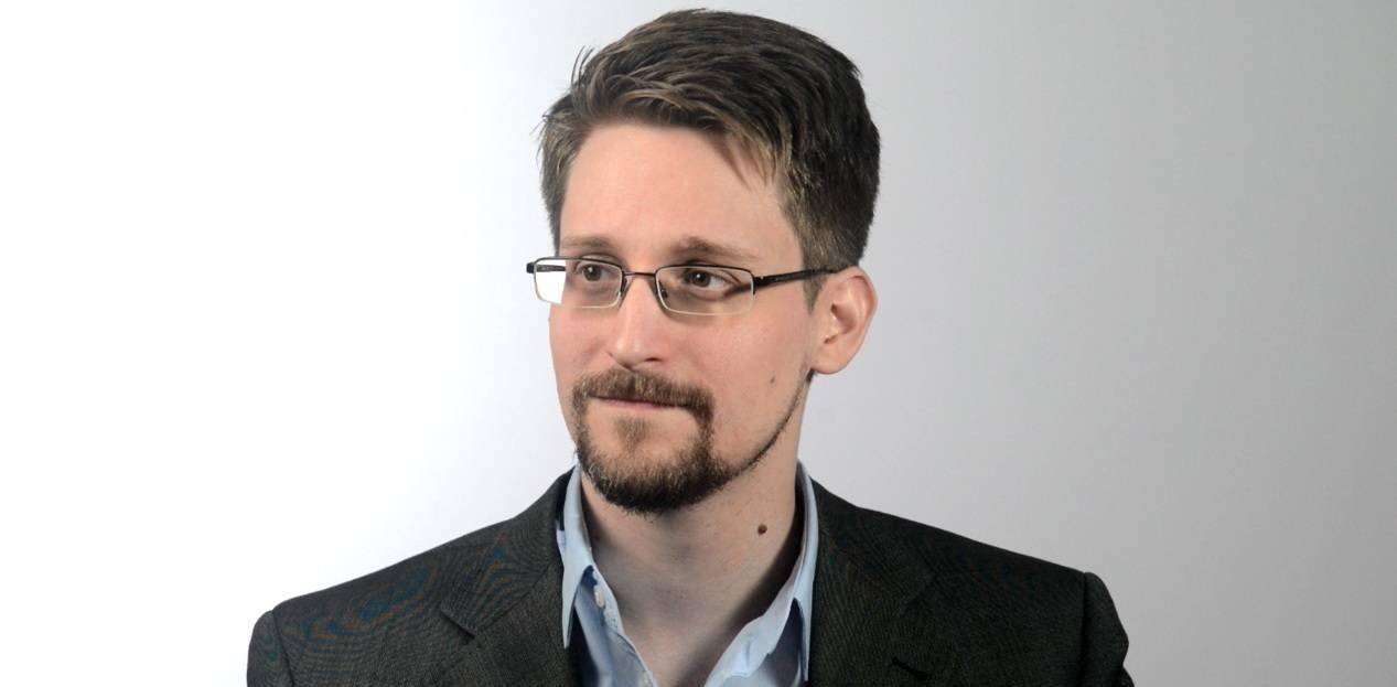 斯诺登:史上最著名泄密者,当众戳穿美国谎言,逃亡7年终获庇护_工作