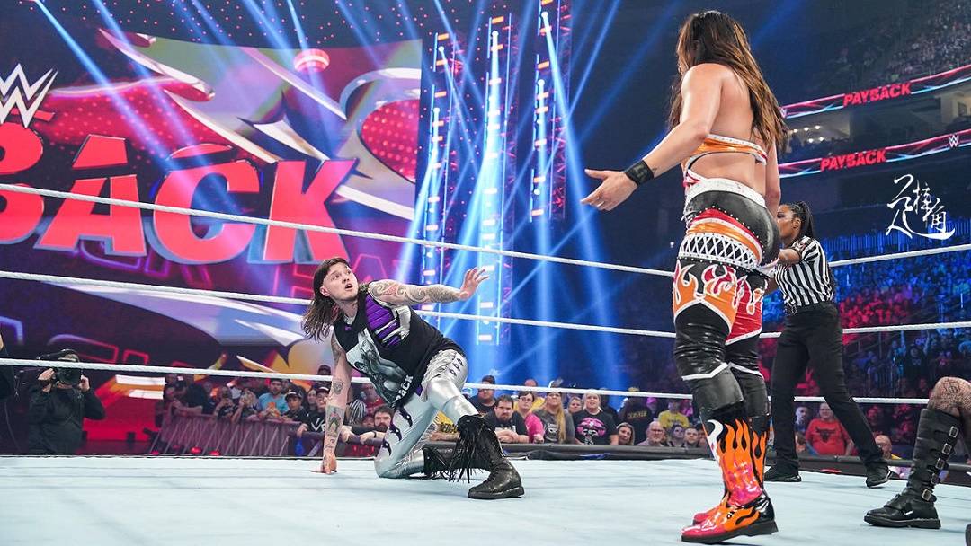 wwe毋庸置疑双打腰带易主,"审判日"组合解锁全员戴冠!