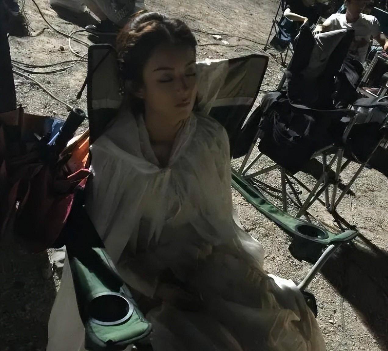 杜海涛在车里比在家里睡得香,王俊凯,赵丽颖,刘亦菲也是如此_睡眠_不