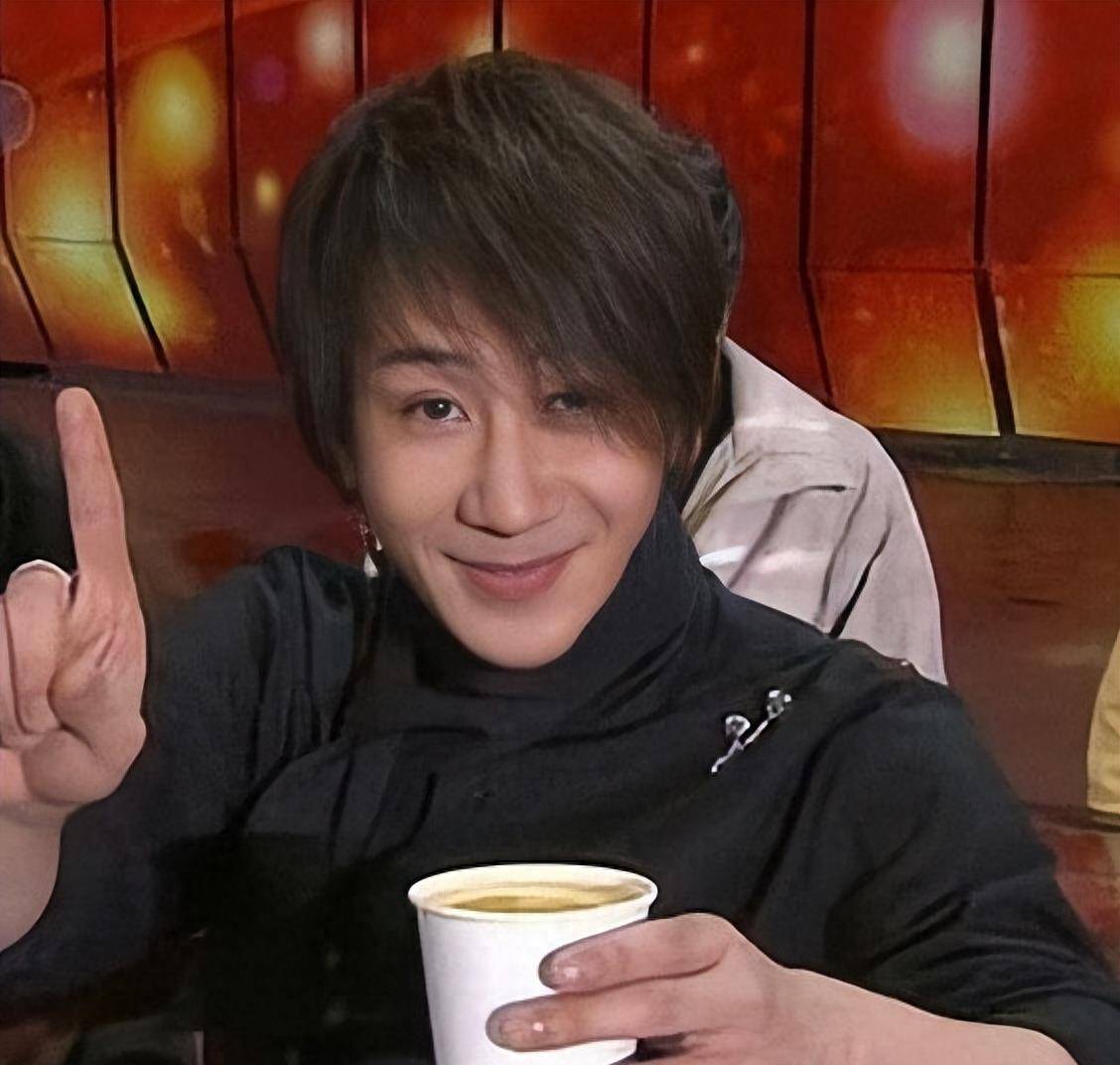 上舞台一夜爆红,大卫科波菲尔为他颁奖,刘谦是怎样在舞台消失的_魔术