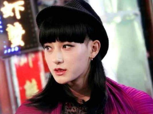 吴镇宇晒女装照,陈学冬也晒女装照,一时分不出谁更美_照片_不知道