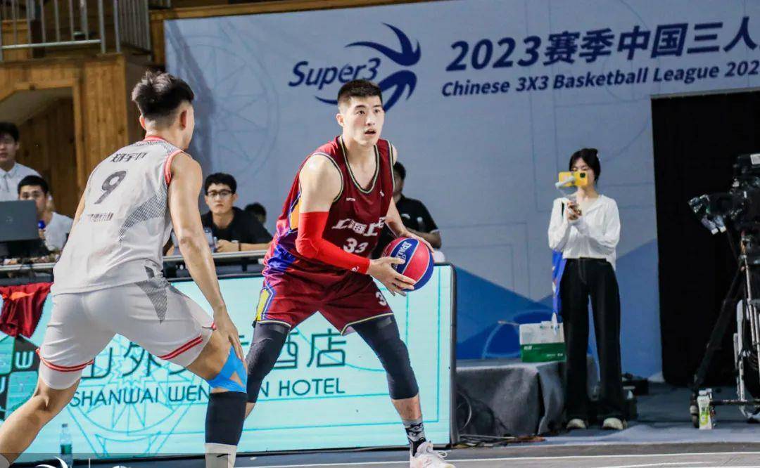 被誉为"我们三人篮球第一人"的郑毅,你又要怎么防?