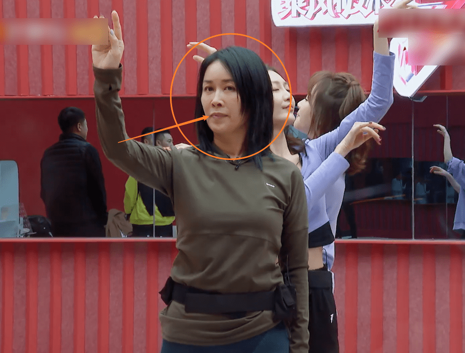 那英觉得舞练得很好,却被导师说像雕像,随后反应暴露个人素养_舞蹈