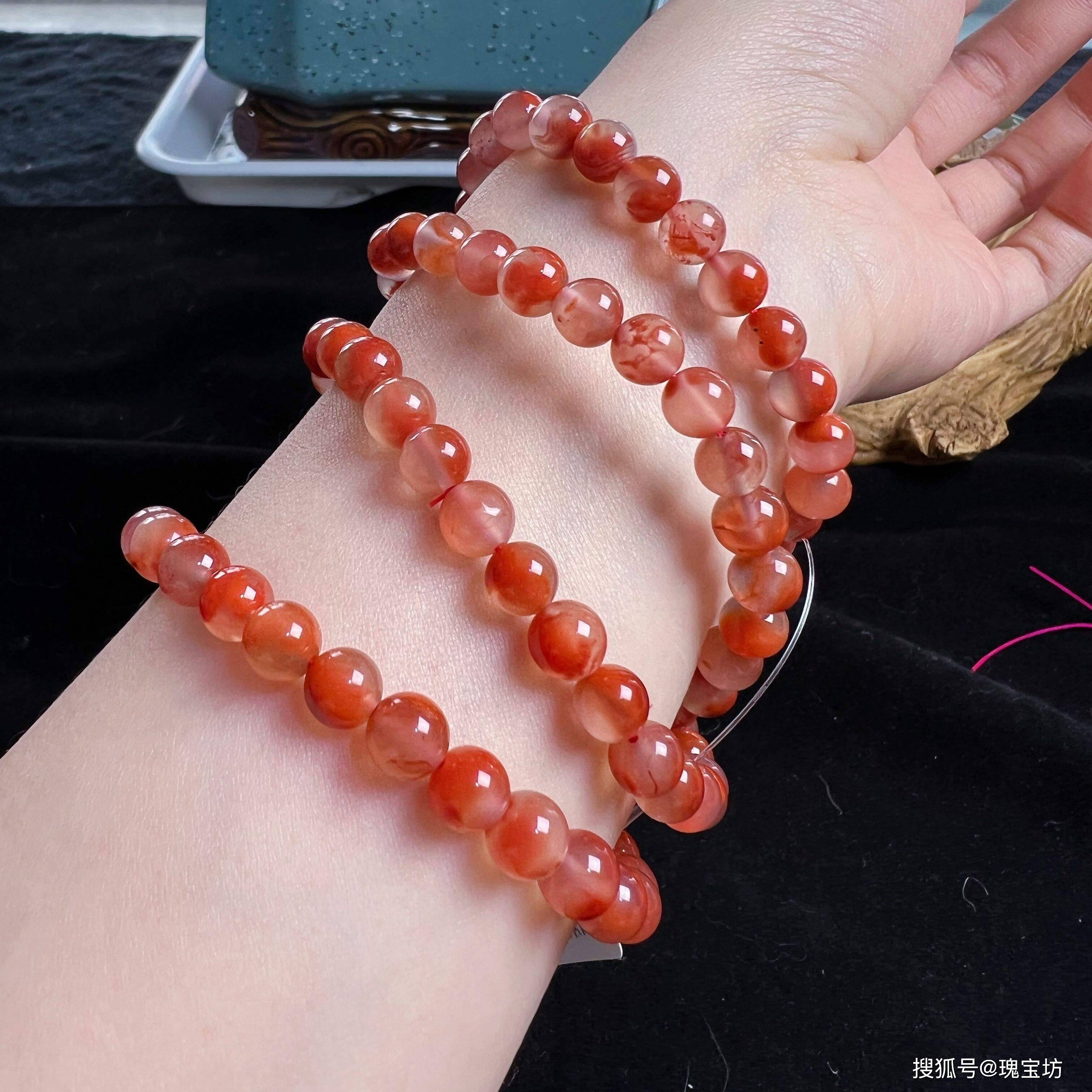 购买南红冰飘手串的建议:选择合适的大小珠子和风格_影响_价格_的需求