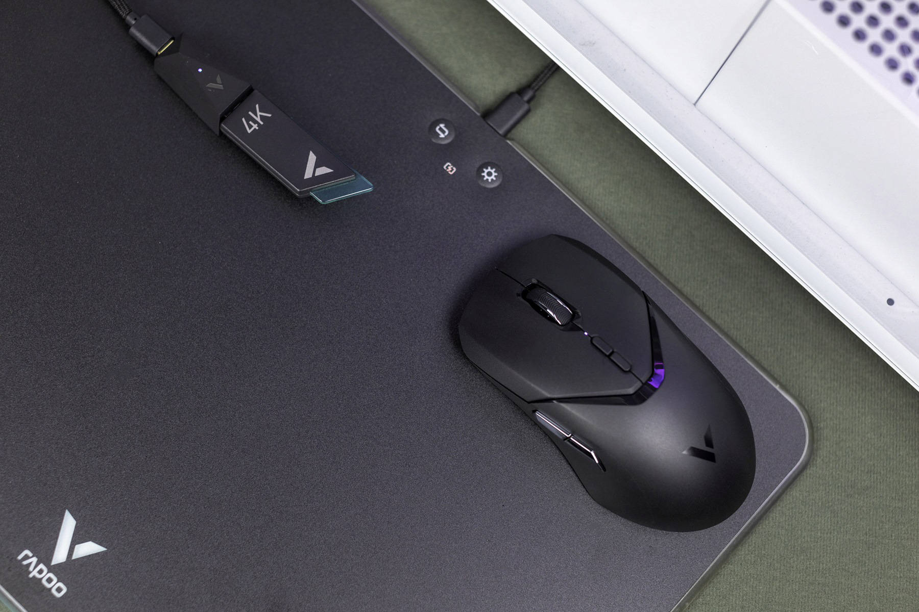 雷柏VT9PRO轻量化双模无线游戏鼠标,68g的重量到底香不香?