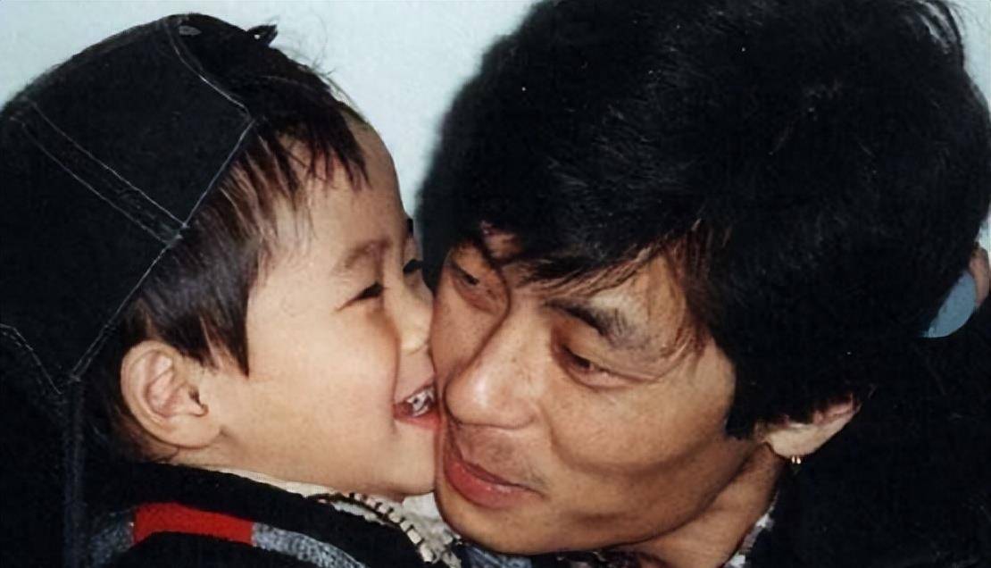 所以,很长一段时间王杰都见不到儿子,好不容易见到了,儿子竟然不认识