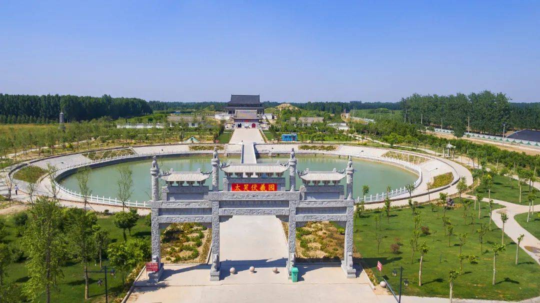 牡丹区胡集镇开展"弱电线路入地 让天空无线美"专项整治行动