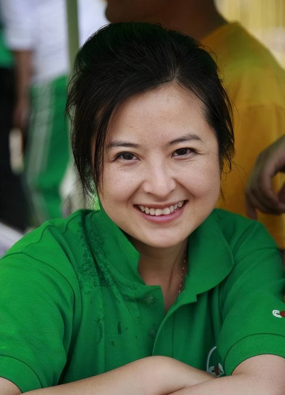 著名央视主持人张泉灵:被大18岁丈夫宠成宝,辞职后投资变富婆_李铁