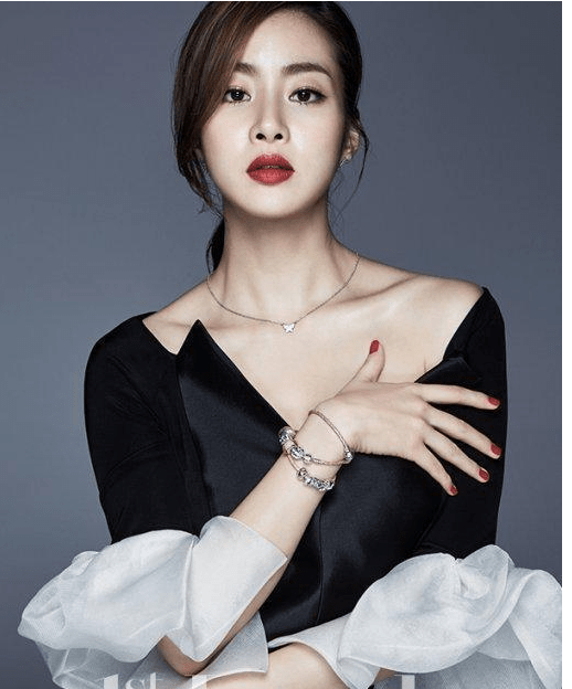 岁的姜素拉,活泼时尚优雅,真是魅力无限的国外女神_女子_明星_玄彬