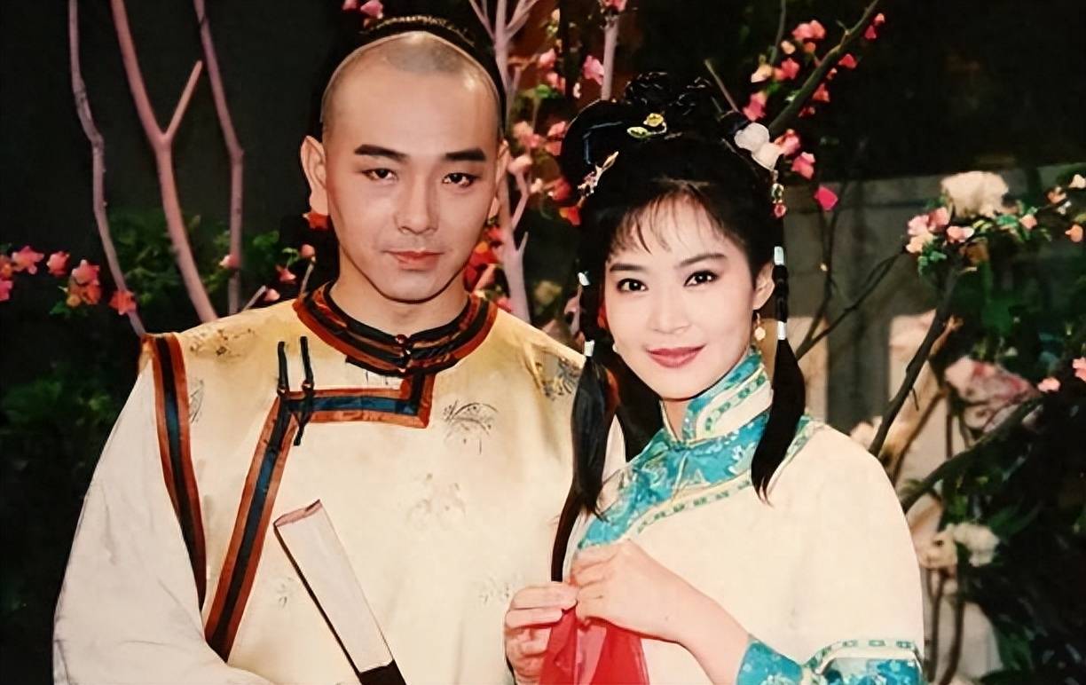 她和张晨光低调隐婚20年,不求名利,如今被张晨光宠成公主_年张晨_美惠