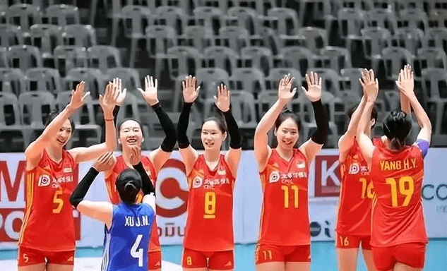 2-3不敌击败泰国女排,女排亚锦赛中国队摘得银牌_中国女排_决赛_比赛