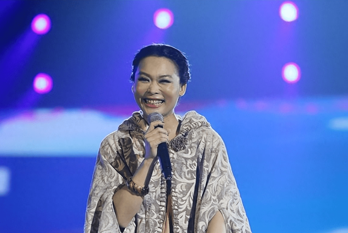 她被俩渣男折磨成精神病,让人唏嘘不已_陈佳明_袁耀发_音乐