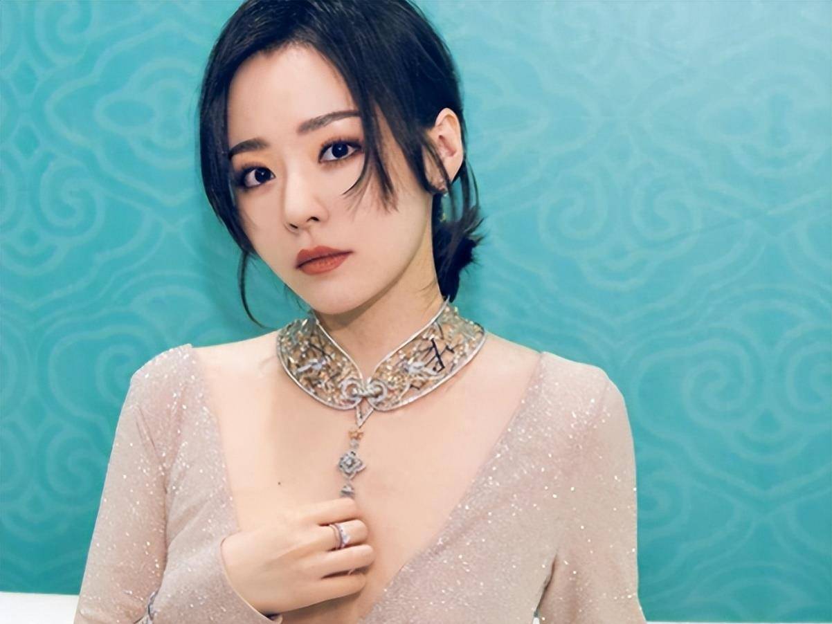 张靓颖:为爱情玩"胸环","爱情长跑"15年后"逼婚"19岁男子