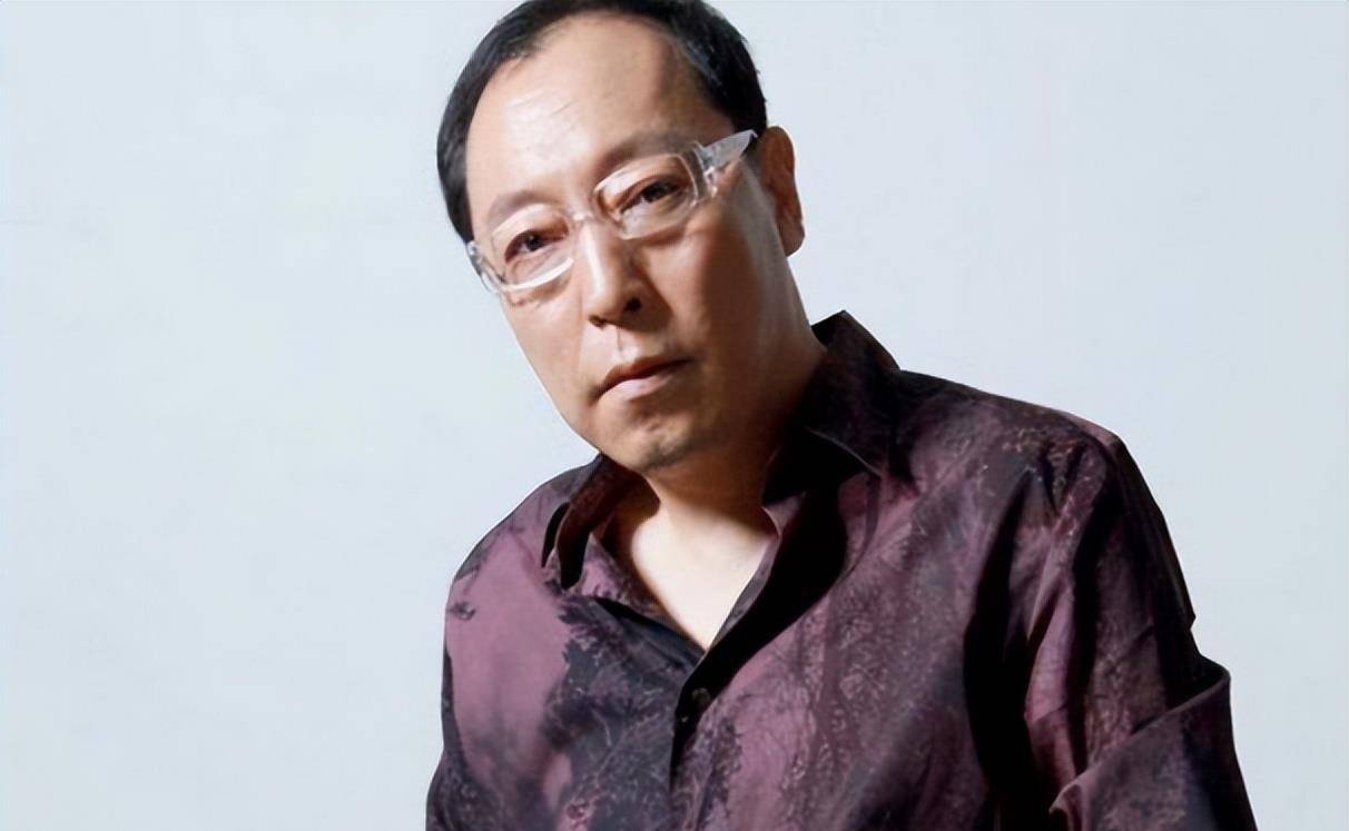 然而,在今年六月上映的电影《我爱你》中,倪大红的出色演技和情感丰富