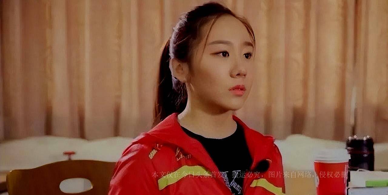 1米46奥运冠军退役后:二次发育逆袭成女神,未婚夫高大帅气_邓琳琳