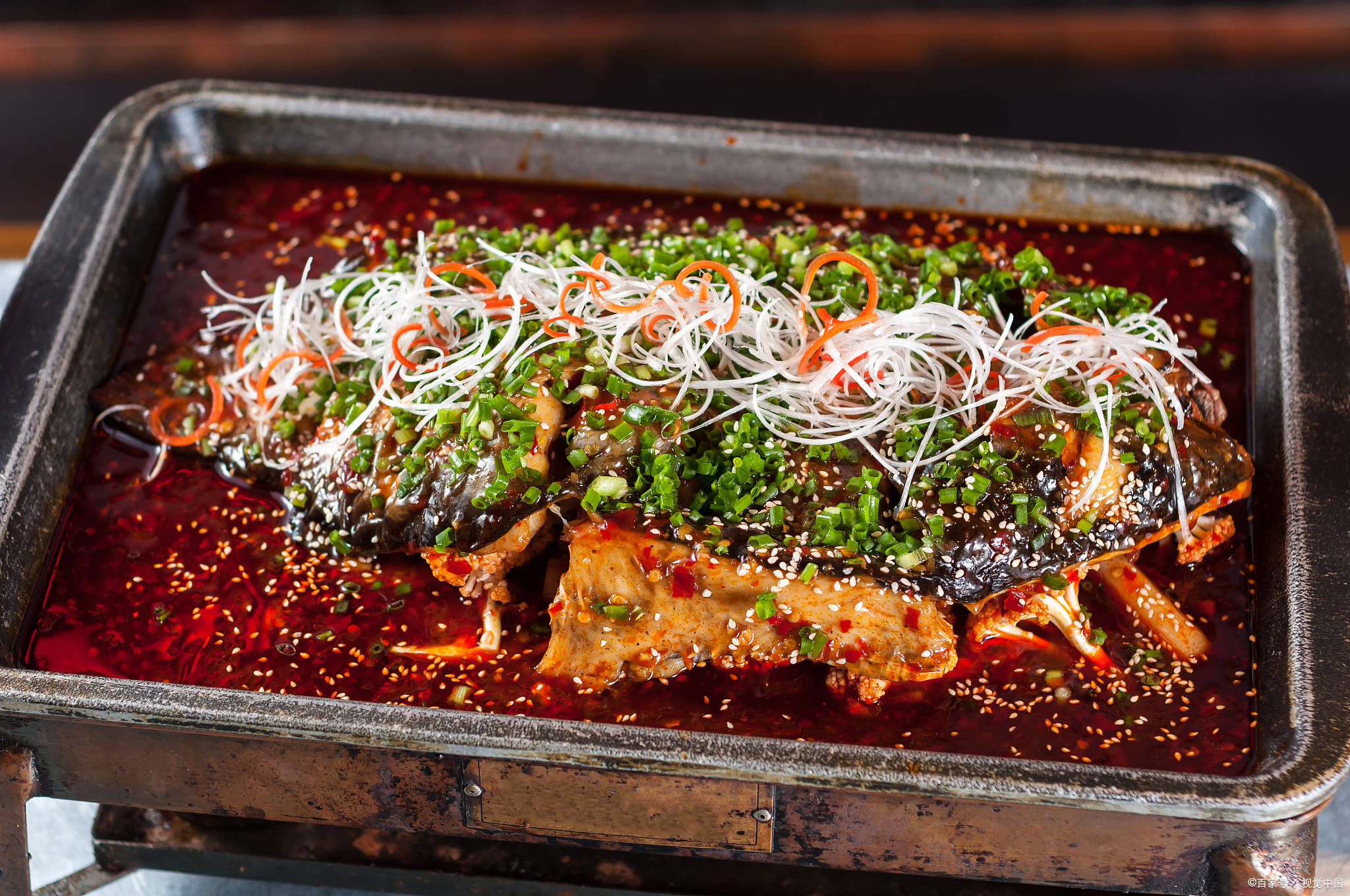 半天妖烤鱼:香辣孜然烤鱼,火辣鲜香的美味享受