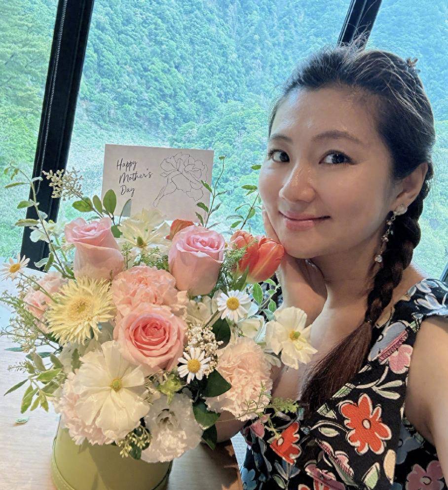 13年后,41岁的selina终于当妈,儿子肺积水虚惊一场_小徐_腰果_ella