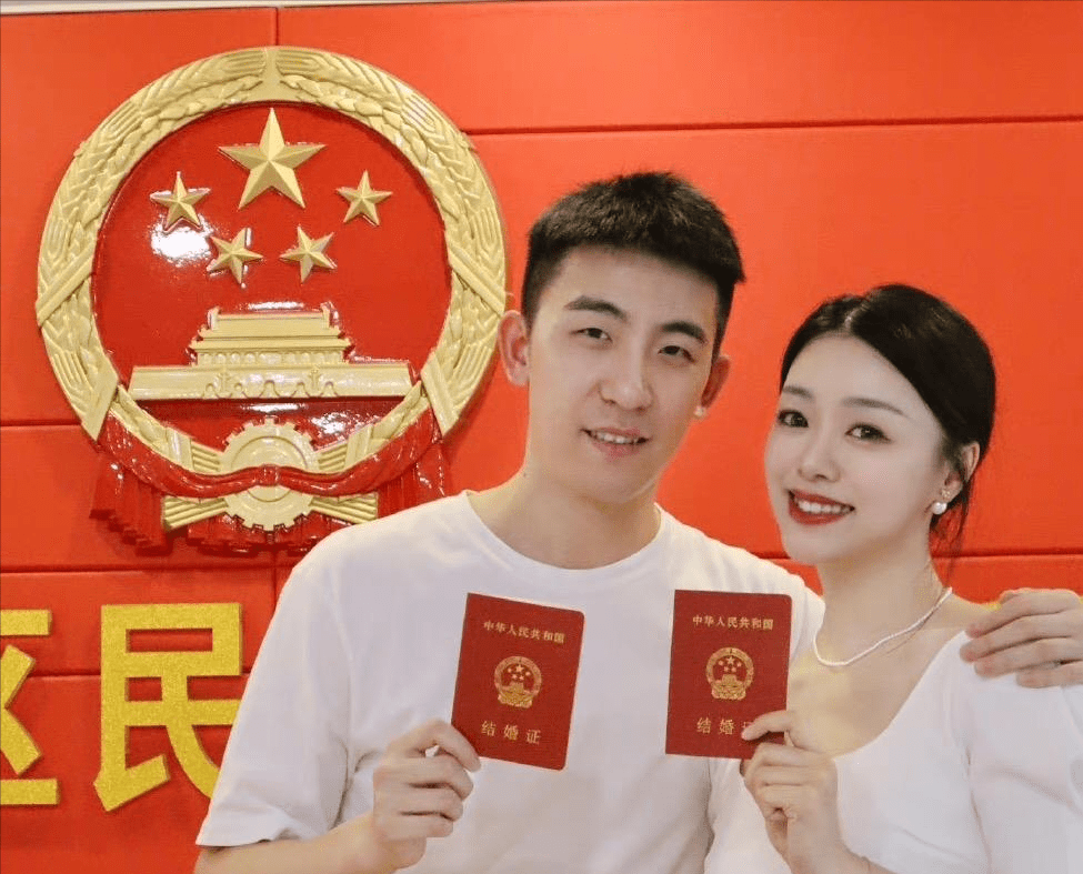 29岁国乒名将结婚,马龙,樊振东送祝福,刘国梁终于等到了