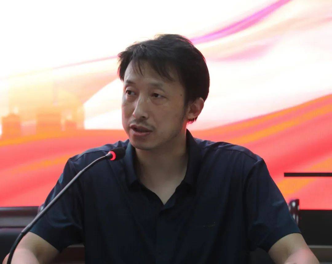 南通大学带队指导教师丁涛教授,副校长张志平,校务委员朱圣芳,教务处