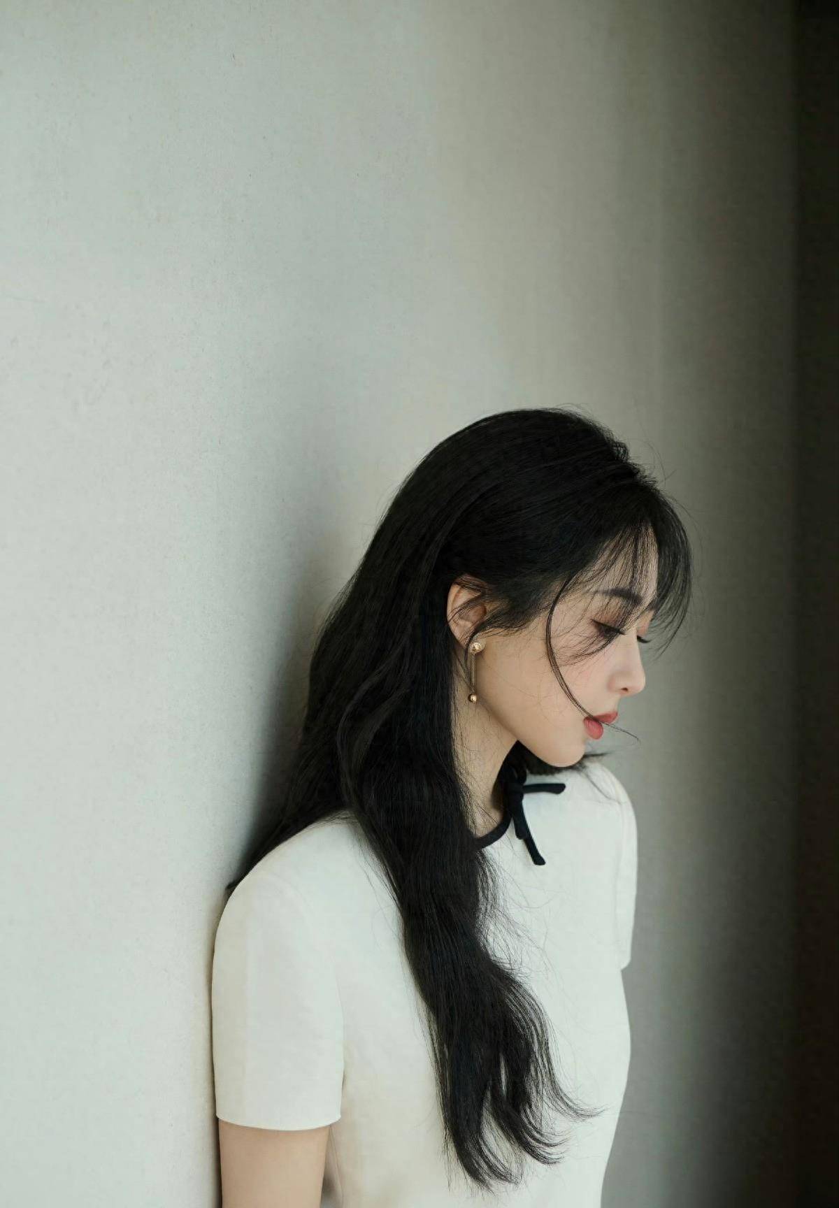 杨紫可以抵抗闭路电视摄像机!