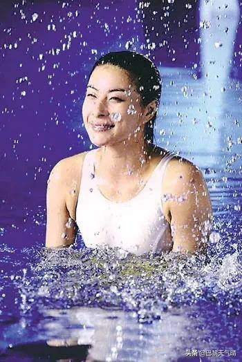 "跳水皇后"郭晶晶,乘风破浪了不起的姐姐_豪门_时代_身体