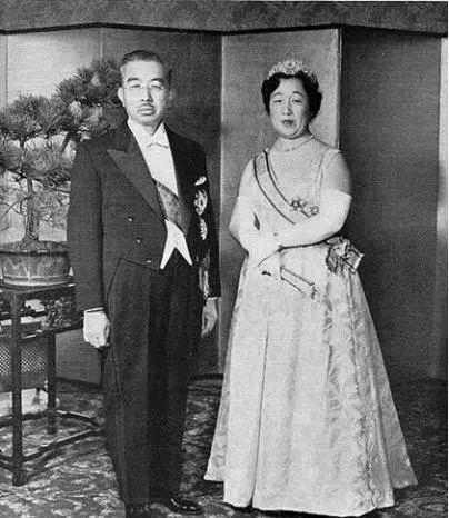恶婆婆也有一段小媳妇的心酸路,香淳皇后良子的一人两面_天皇_节子