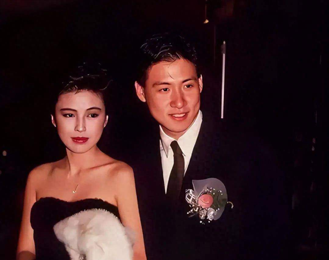 美貌不输王祖贤,败家却让张学友爱了30年!_罗美薇_事业_香港