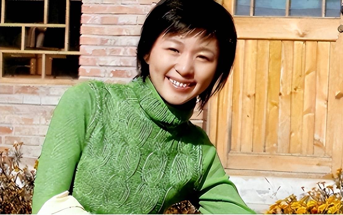 "最美国脸"欧阳夏丹:巅峰时离开央视,为母亲做的选择令人泪目