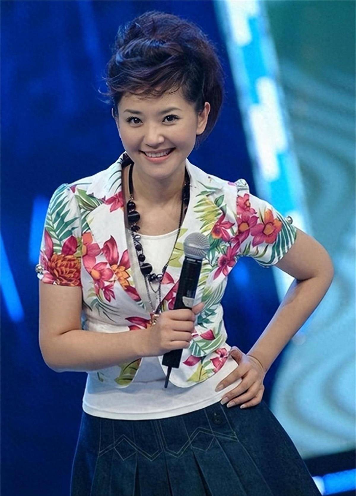 主持人方琼:闪婚比自己大8岁的副总统台长,如今成了人生赢家_父亲