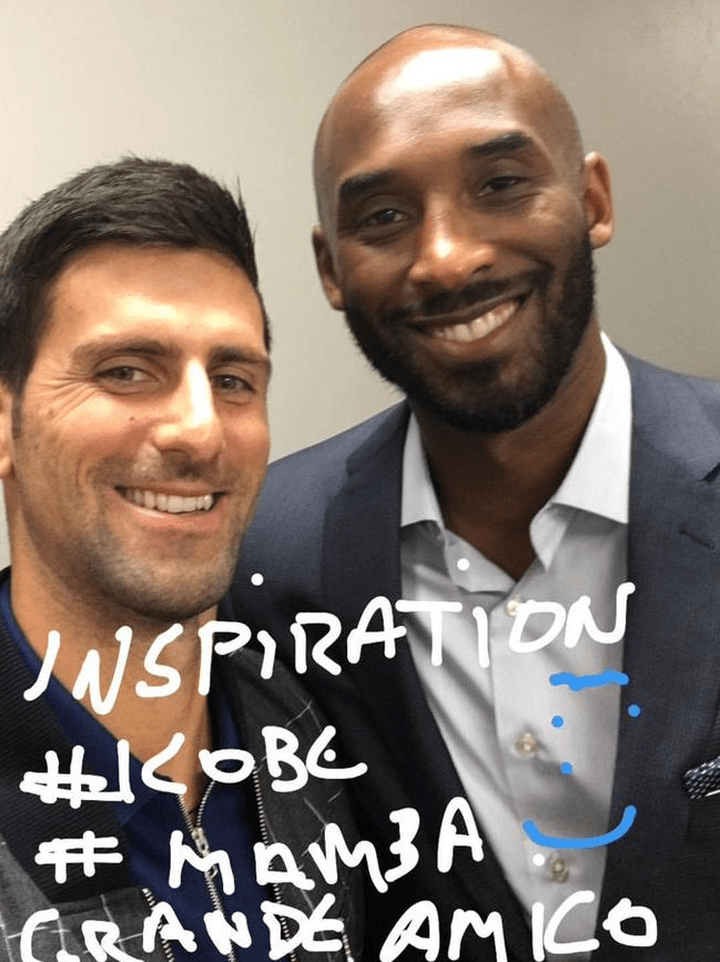 巨星友情:德约夺冠不忘缅怀科比·布莱恩特,t恤合影或出自2013年_德约