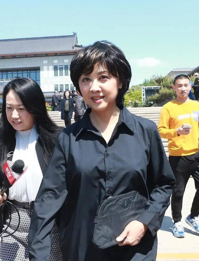 杨洁的女儿叫杨云菲,是杨洁与第二任男子王崇秋所生