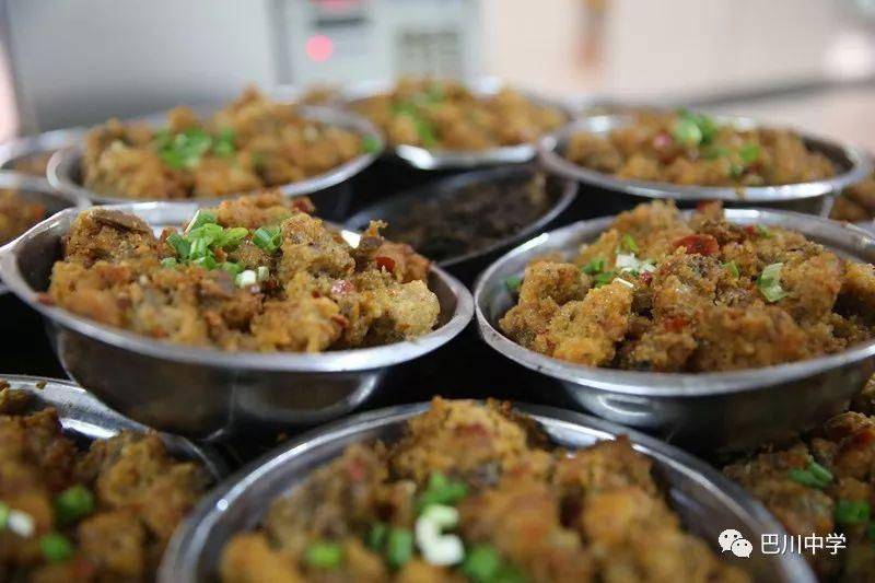 巴川中学积极响应教育部"义务教育学生营养改善计划",食堂推出8元营养