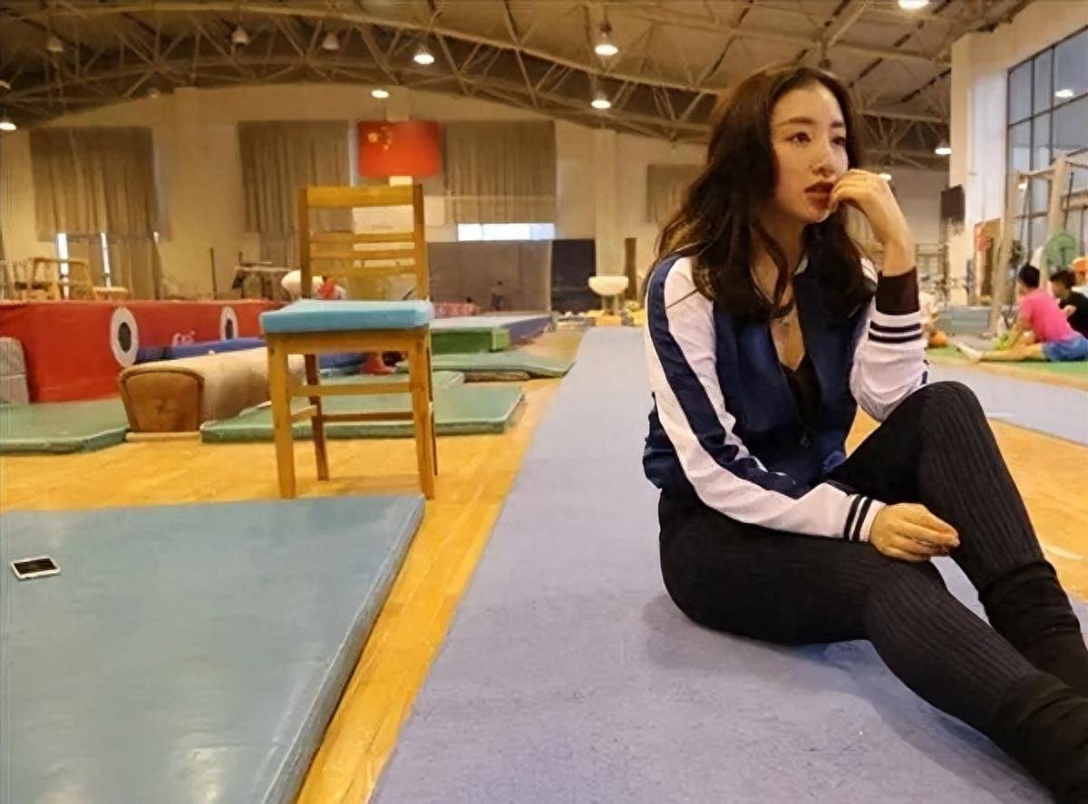 周捷虽然在艺术体操方面的成绩一般,但她的相貌和身材非常出众,选老公