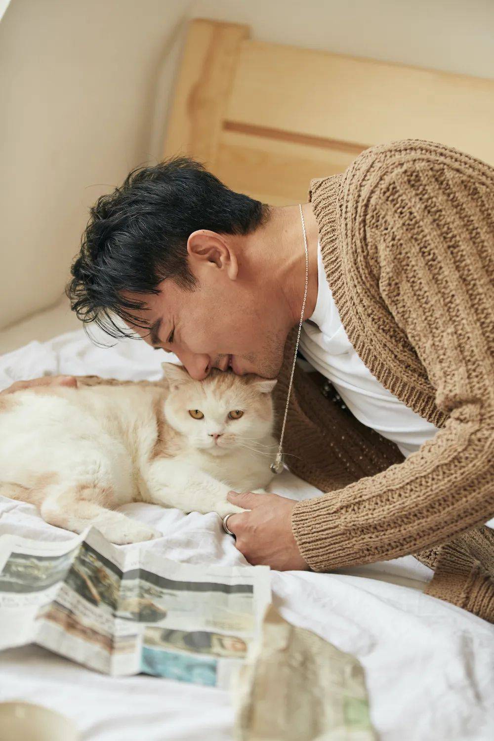 被《冰雪尖刀连》的二排长肖长贵的表演打动后,你会想认识演员薛奇