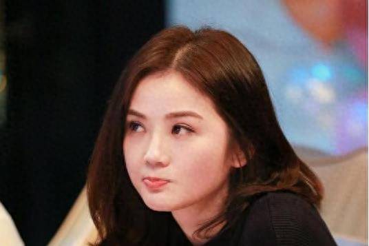 "有仇必报"阿sa:撬走陈伟霆,为阿娇两肋插刀,背景强到不敢惹_郑中基