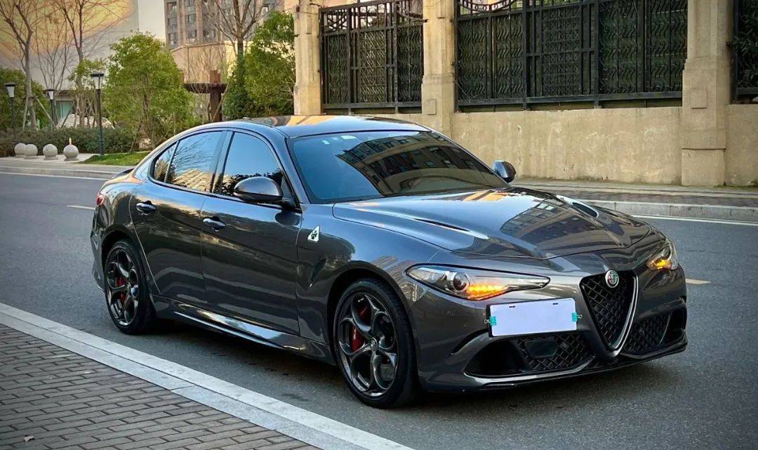 比m3,amg c 63还好玩?花四十几万淘"四门法拉利"是什么体验