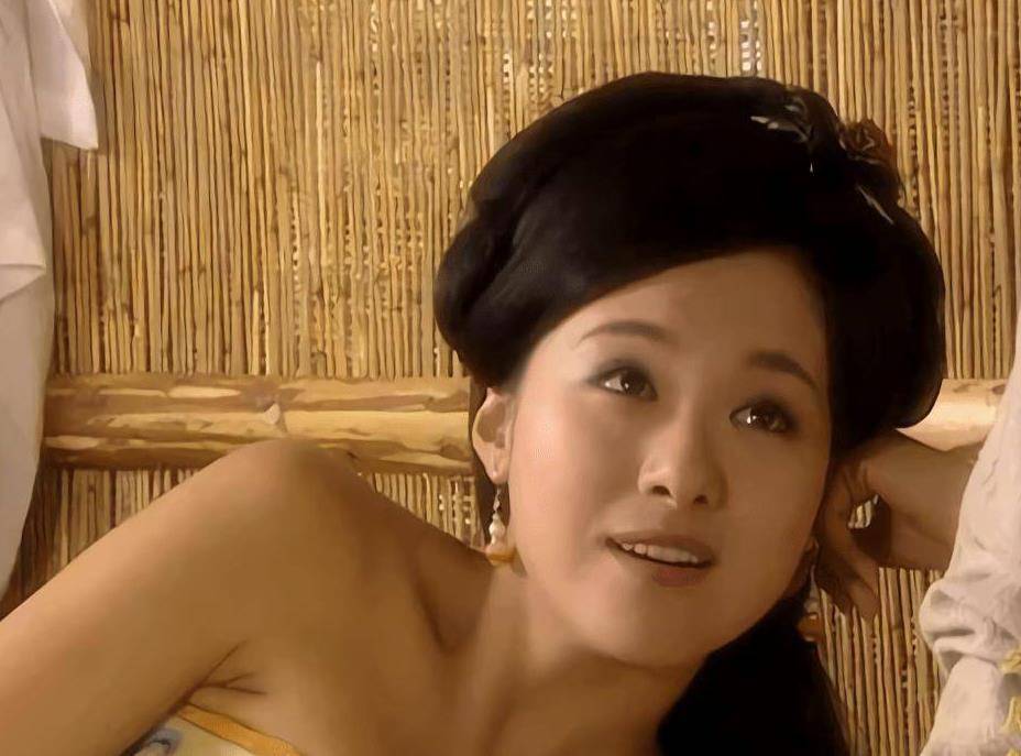 当年他是很多人的童年女神,一部《大唐情史》让她初露头角.1.