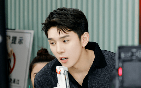 李佳琦的瓜,有点大._直播_工作_网友