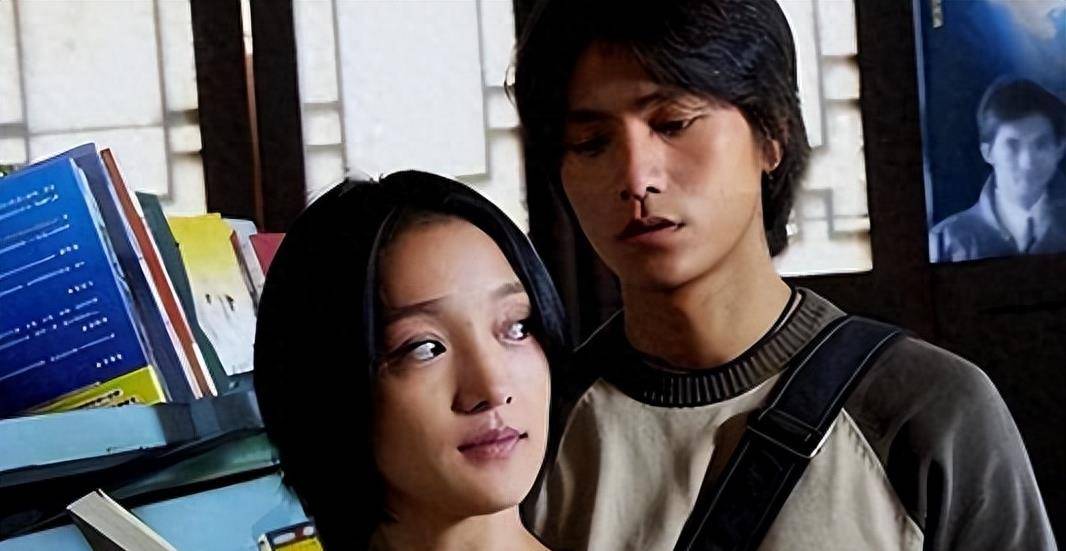 总的来说陈坤和周迅的官宣无疑成为了娱乐圈的一次地震级事件.