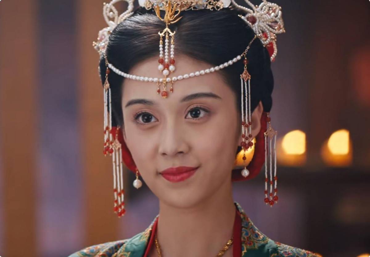 一张"假脸"却硬要演潘金莲,脸部僵硬像蛇精,让人看着难受_吴春怡_演艺