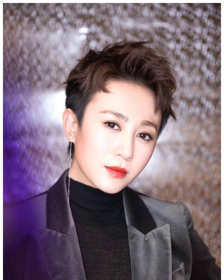 很多当妈妈的朋友表示,马丽的这种情绪都很清楚,尤其是马丽的儿子年纪